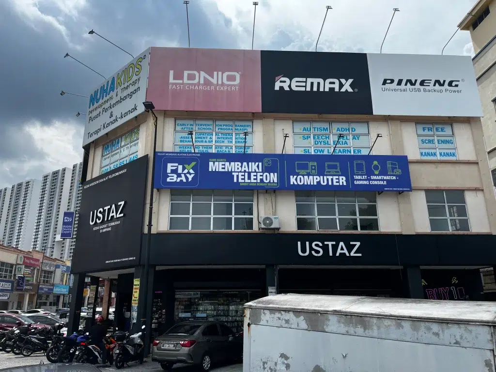 baiki telefon di Ampang