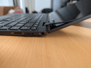 Hinge Laptop Patah